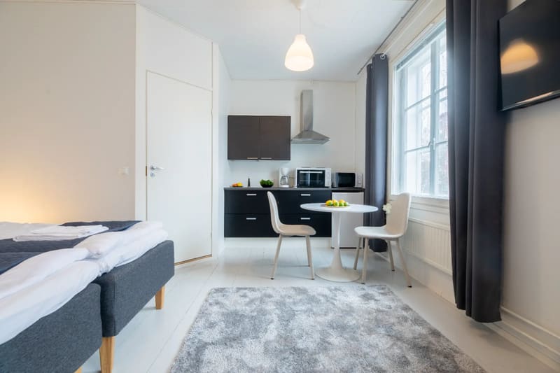 Perhestudio, 2 vuodetta + lisäpeti – Hotelli Vanha Postitalo Varkaus