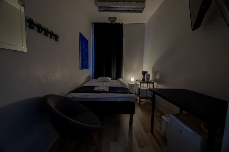 Basic-huone yhdelle, jaettu kylpyhuone – Hotelli Vanha Postitalo Varkaus, Varkaus · 5