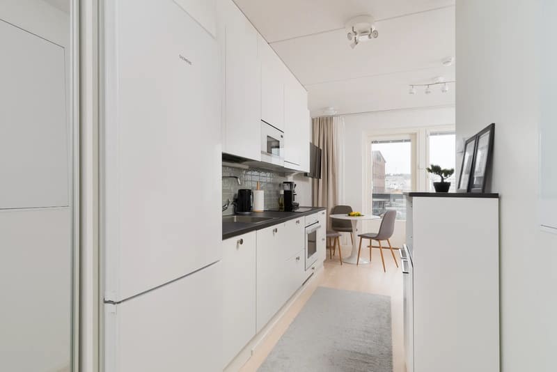 Lutakko Base – yksiö parvekkeella – Rahulihomes Lutakko